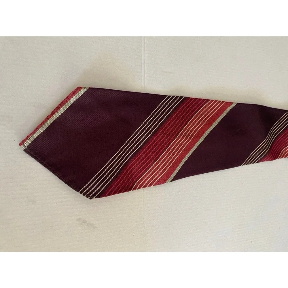 Vintage Mens Burgundy Red Cream Diagonal Striped Texture Silk Blend Necktie